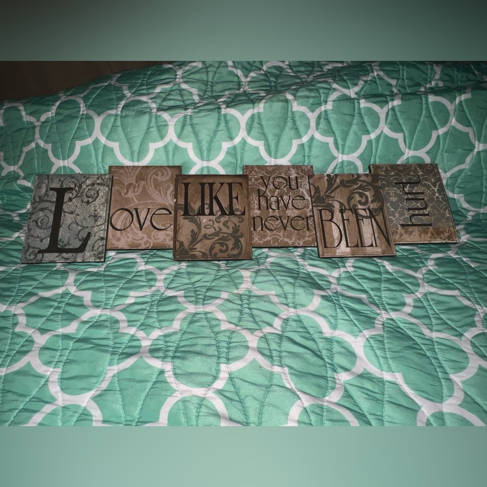 Decorative Wall Art Set with Inspirational Quotes